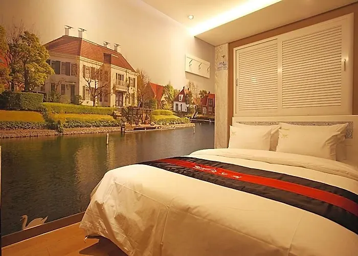 Less Station Hotel