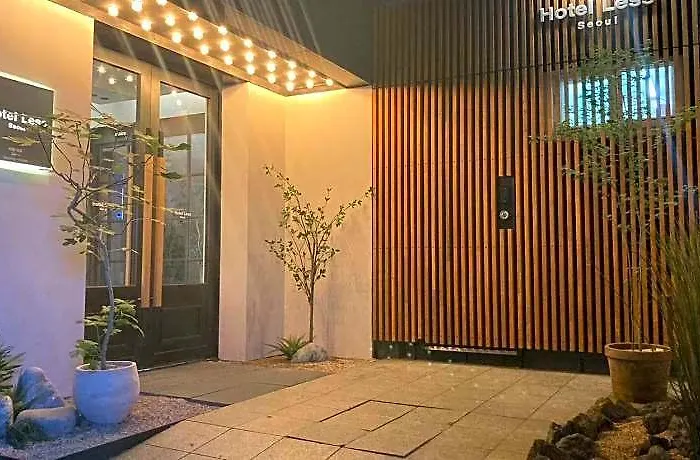 Less Station 2* Seoel